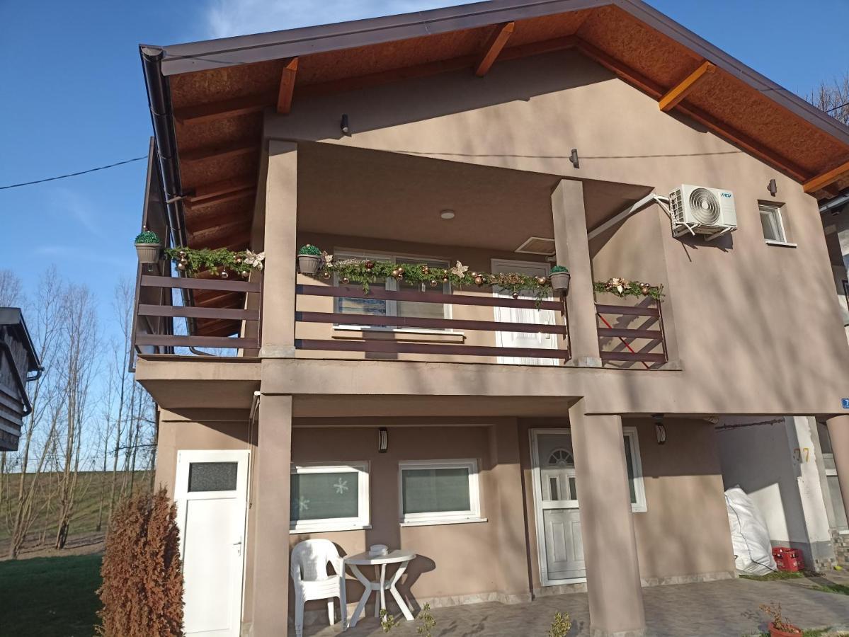 Vikendica Apartments Dunav Ms Celarevo ภายนอก รูปภาพ